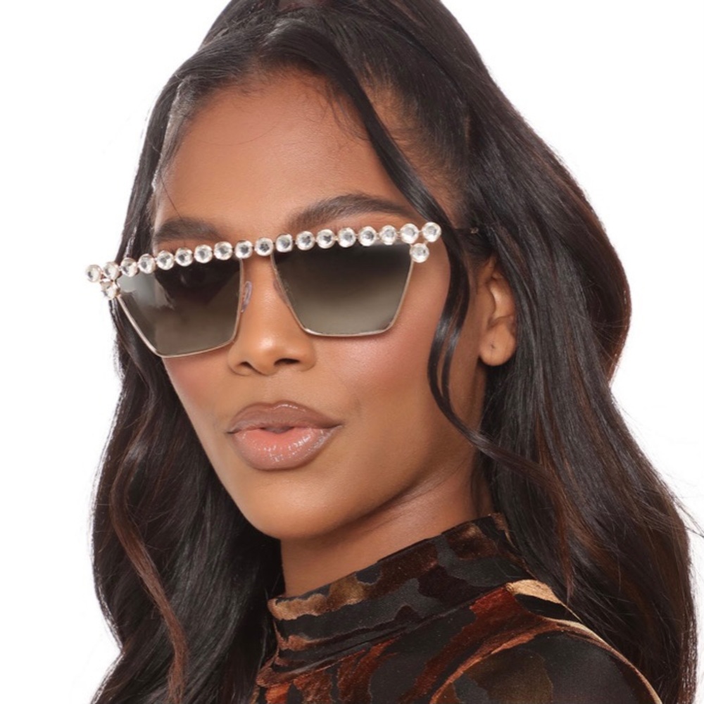 NWT Fashion Nova Cat Eye Rhinestone Sunglasses
